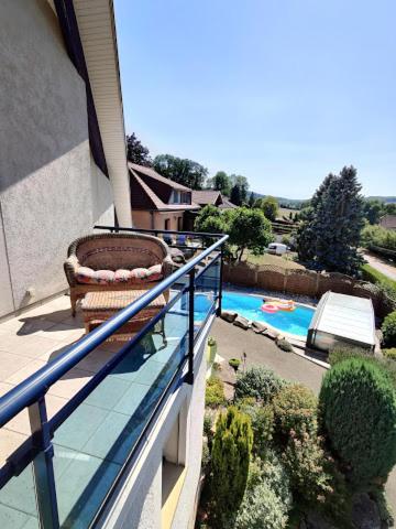 La mouche,chambres avec terrasse vue sur la rivière : B&B / Chambres d'hotes proche de Rolampont