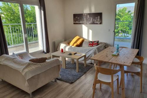 Appartement contemporain rénové à neuf avec cuisine équipé - Val de reuil : Appartements proche de Val-de-Reuil
