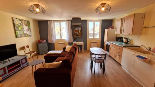 Le Studio Bis - Appartement meublé tout confort Centre Ville : Appartements proche de Pont-Sainte-Maxence