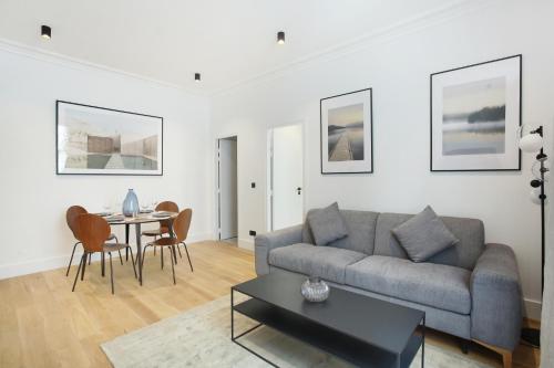 Apartment Palais Royal by Studio prestige : Appartements proche du 2e Arrondissement de Paris