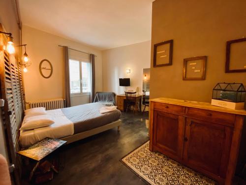 Hotel Le Midi Clermont-Cournon : Hotels proche de Le Cendre