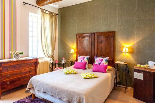 Logis Auberge De Tavel : Hotels proche de Tavel