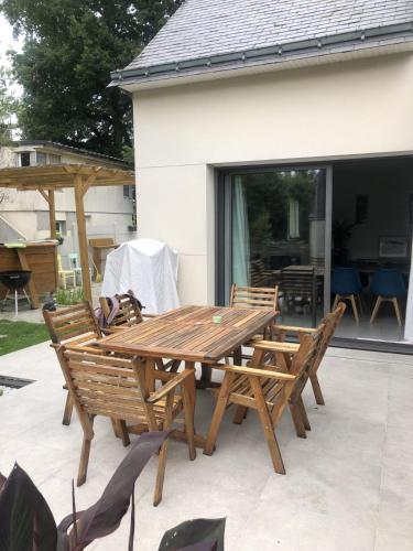 House with garden - terrace - Barbecue : Maisons de vacances proche de Saint-Avé