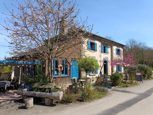 Ille Flottante, Maison éclusière et hébergements insolites sur le canal : B&B / Chambres d'hotes proche de Hédé