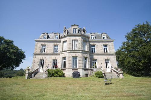 Chateau les Villettes : Hotels proche de Saint-Priest-Taurion