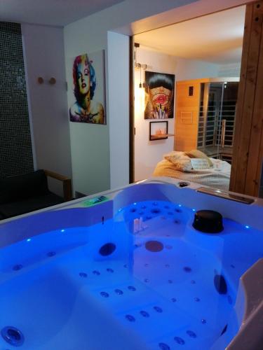 Gîtes déco pop et chaleureuse avec jacuzzi/sauna : Maisons de vacances proche de Coulogne