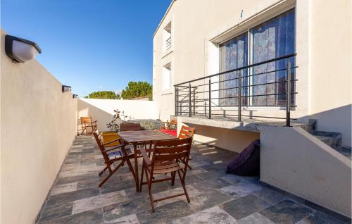 Pet Friendly Apartment In Eyragues With Wi-fi : Appartements proche d'Eyragues