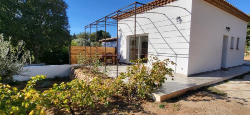 Jolie maison neuve entre mer et colline en Provence : Maisons de vacances proche d'Ollioules
