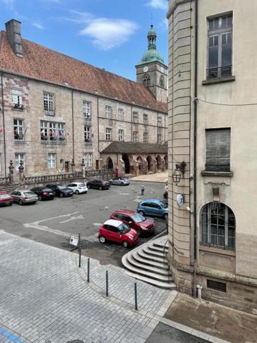 F2 Centre Historique Saint Colomban : Appartements proche de Luxeuil-les-Bains