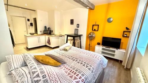 Beau studio centre ville : Appartements proche de Moulins