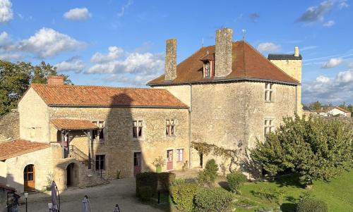 Le Vieux Chateau : B&B / Chambres d'hotes proche d'Airvault