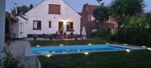 Maison avec piscine : Villas proche de Bruay-la-Buissière
