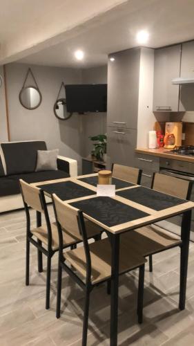 Petite maison chaleureuse : Appartements proche de Richelieu