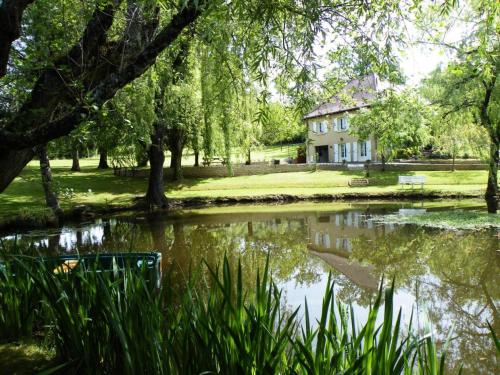 Gîte de France Le clos de l-etang 2 épis - Gîte de France 3 personnes 004 : Appartements proche de Cosnac