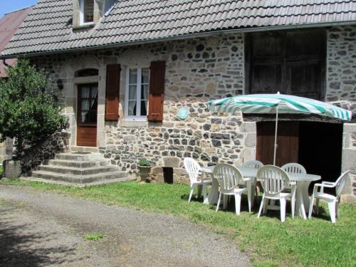 Gîte de France à Rilhac Xaintrie 2 épis - Gîte de France 4 personnes 914 : Appartements proche de Pleaux