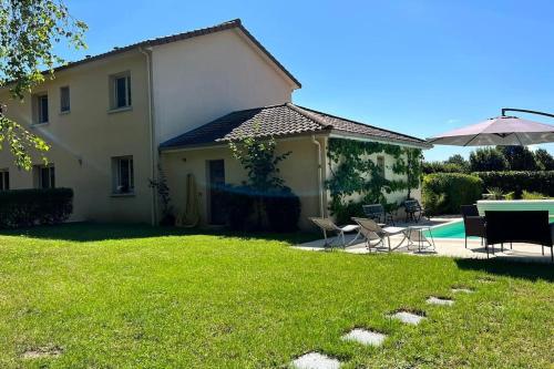 Maison familiale avec piscine : Villas proche de Verneuil-sur-Vienne