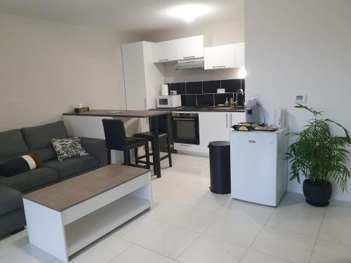 Appartement avec 2 chambres, un parking privé, une terrasse, à Floirac-Arkéa Arena Bordeaux : Appartements proche de Floirac