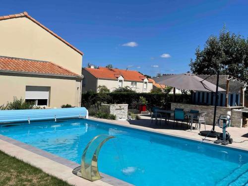 Charmant T1 privé avec vue et accès piscine : Maisons de vacances proche de Basse-Goulaine