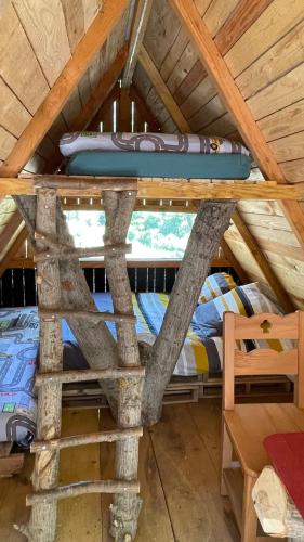 Cabane trappeur 4pers à la ferme aventure du perthus : Tentes de luxe proche de Le Perthus