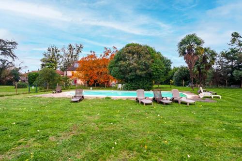 The Coach House - Avec piscine partagée : Maisons de vacances proche de Saint-Gladie-Arrive-Munein