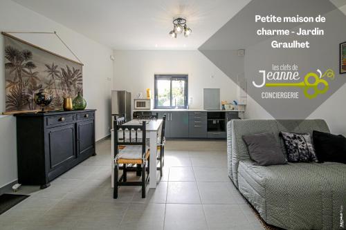 Petite Maison de Charme - Jardin - Graulhet : Maisons de vacances proche de Busque