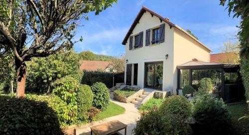 Maison de charme proche Paris, un havre de paix avec piscine et salle de sport ! : Villas proche de Bièvres