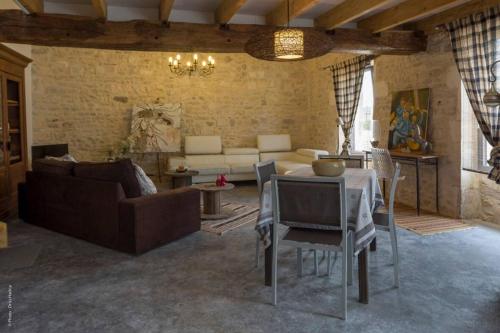 Propriete de 2 chambres avec wifi a Saint Ciers sur Gironde : Maisons de vacances proche de Saint-Palais