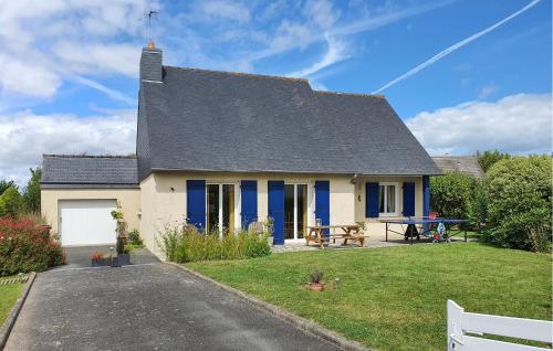 Awesome Home In Trgueux With Kitchen : Maisons de vacances proche de Trégueux