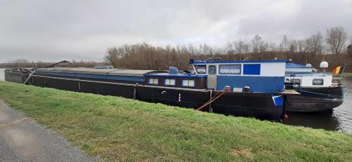 Péniche chez Léa : Bateaux proche de Gonnehem