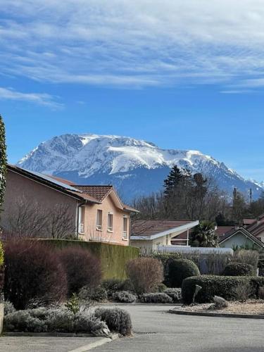 GRENOBLE SUD VARCES Suite privatisée au pied des Montagnes : Appartements proche de Vif