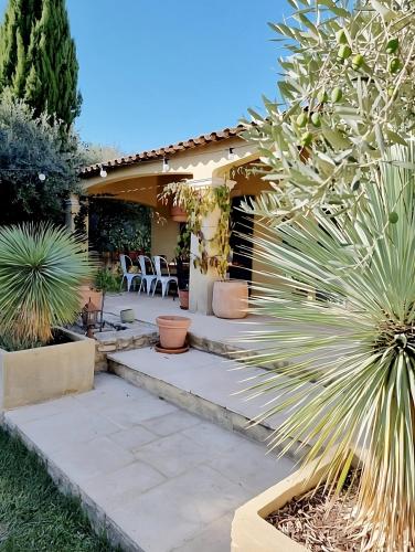Villa OASIS en Provence Luberon Pierrevert : Maisons de vacances proche de Pierrevert