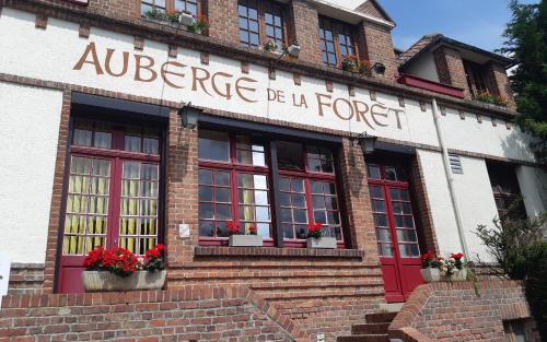 Logis hôtel & Restaurant - Auberge de la Forêt : Hotels proche de Vieux-Berquin