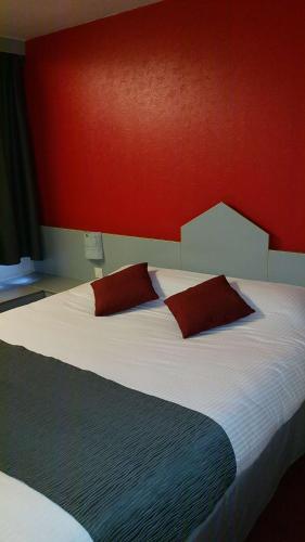 Brit Hotel Sarreguemines : Hotels - Moselle