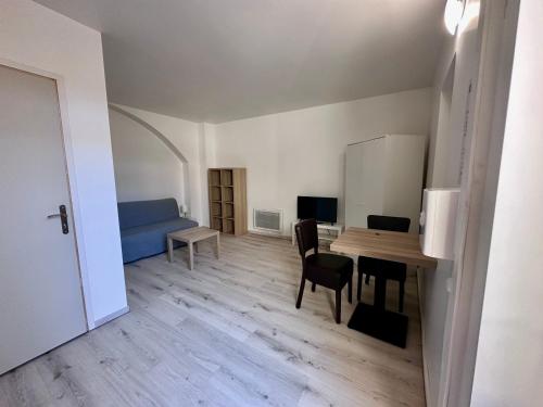 02 Studio Immeuble Le GD : Appartements proche de Jarny