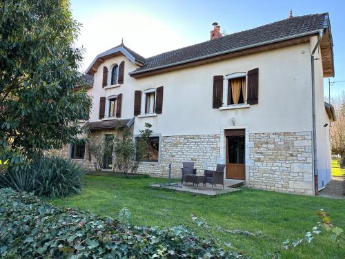 Gîte la corne aux vaches : Maisons de vacances proche de Vantoux-et-Longevelle