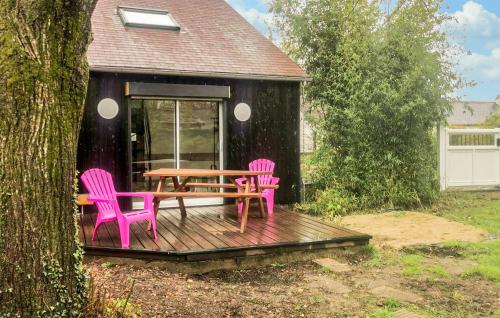 Stunning Home In Crouzilles With Kitchen : Maisons de vacances proche d'Avon-les-Roches