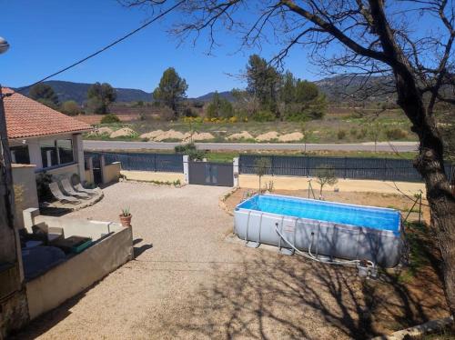 Villa duplex avec piscine et Spa : Maisons de vacances proche de Néoules