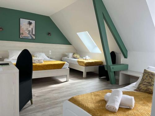 Brit Hotel Du Dauphin L'Aigle : Hotels proche de Saint-Sulpice-sur-Risle