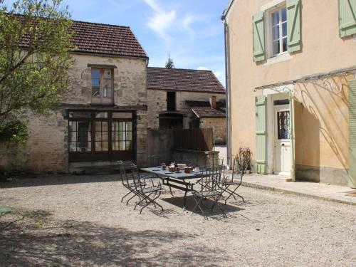 Boutique Holiday Home in Bouix with Garden : Maisons de vacances proche de Poinçon-lès-Larrey