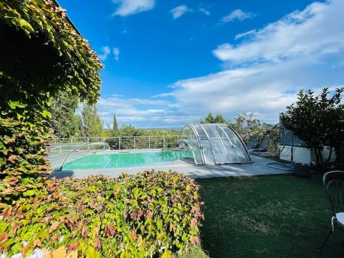 Villa avec piscine au cœur de la ville : Villas proche de Tournon-sur-Rhône