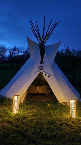 Tipi des amoureux : Tentes de luxe proche de Missècle