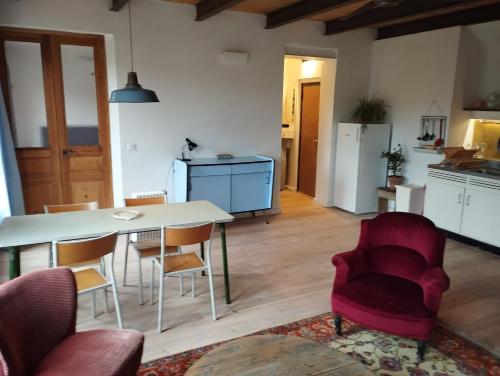 Central, calme, balcon : Appartements proche de Forcalquier