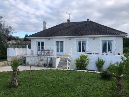 Maison individuelle Angoulême 8 couchages : Villas proche de Fléac