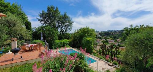 LES GUIOLS Villa for7 by Sunset Riviera Holidays : Villas proche de Le Rouret