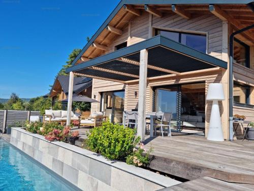 Villa Lavy Lac d-Annecy Superbe maison familiale pour 6 personnes avec piscine : Villas proche de Saint-Martin-Bellevue