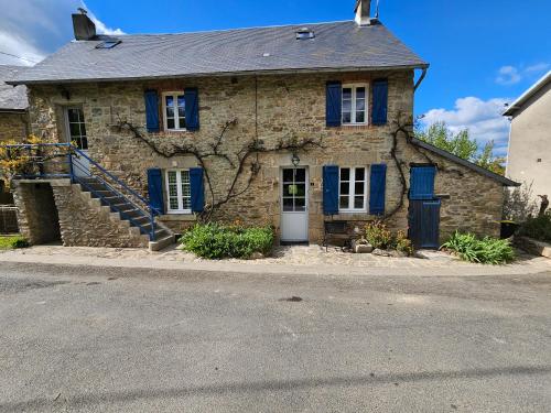 La villa aux volets bleus : Maisons de vacances proche de Le Grand-Bourg