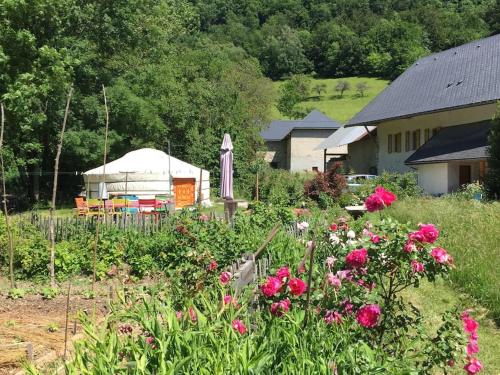 Yourte de la bas : Tentes de luxe proche de Challes-les-Eaux