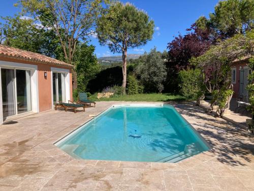 Guest house : Maisons de vacances proche de Le Rouret