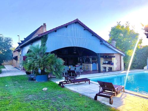 Maison de vacances tout confort, piscine privée & équipements uniques, DORDOGNE : Maisons de vacances proche de Prigonrieux