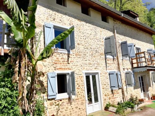 Maison de 2 chambres avec vue sur la ville jardin amenage et wifi a Gan : Maisons de vacances proche de Bosdarros